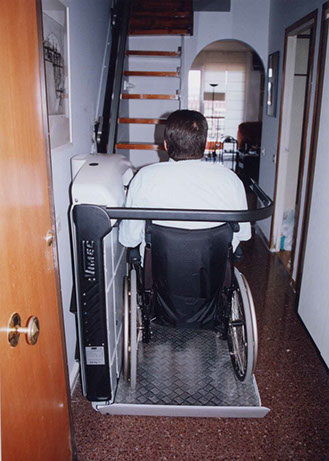 Plataforma elevadora montaescaleras: